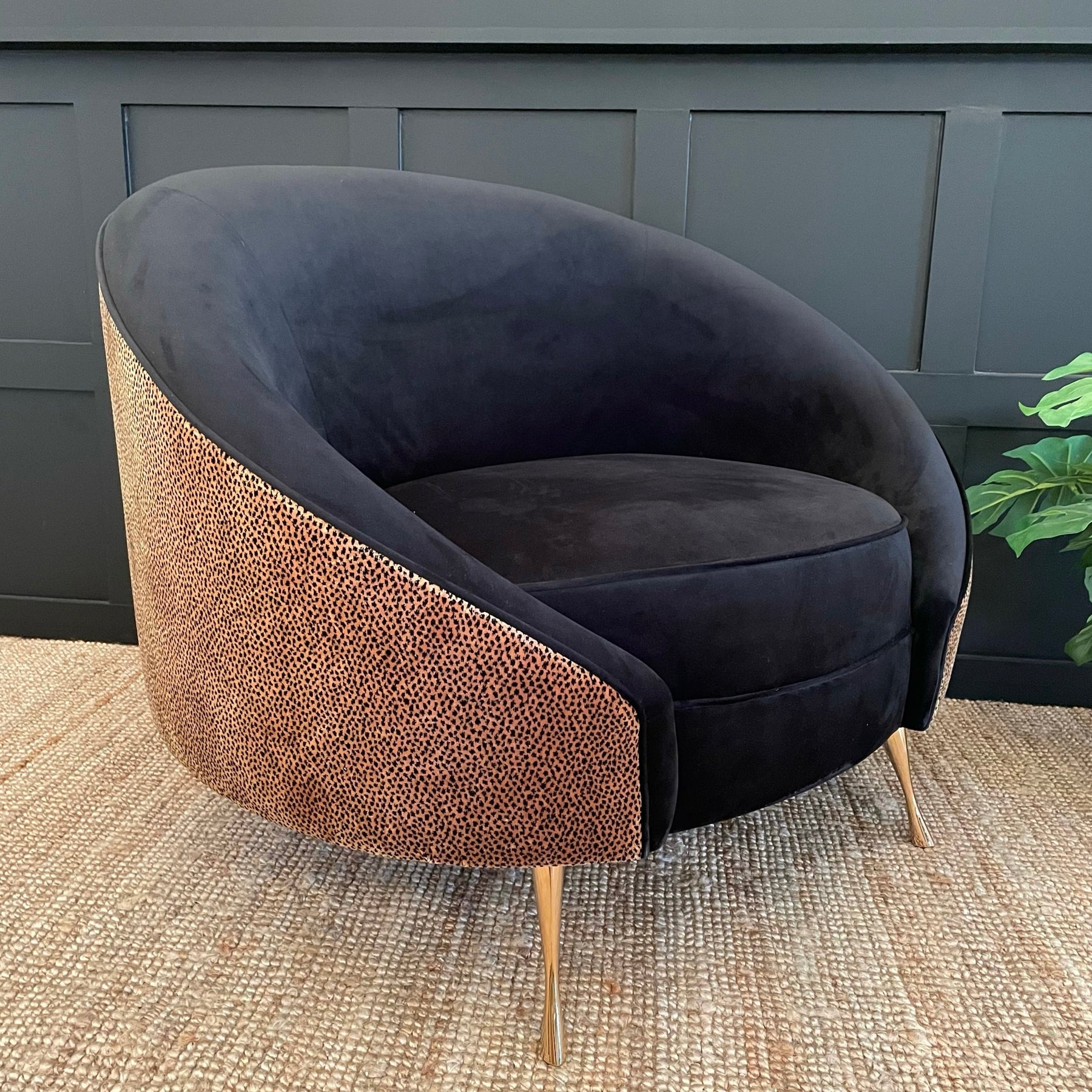 Cocktail velvet online chair